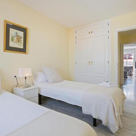 Apartamento En Calle Cuarteles De Dos Habitaciones Málaga Kültér fotó