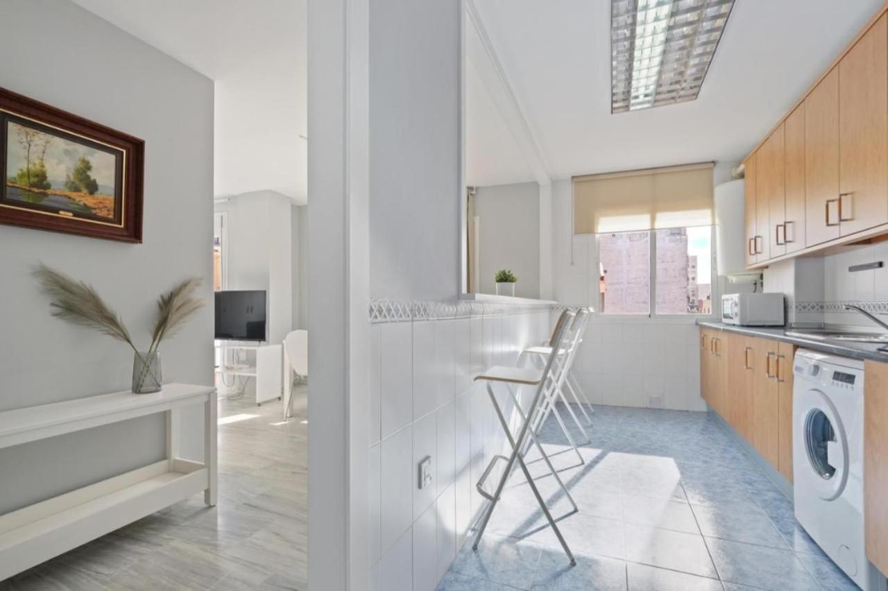 Apartamento En Calle Cuarteles De Dos Habitaciones Málaga Kültér fotó