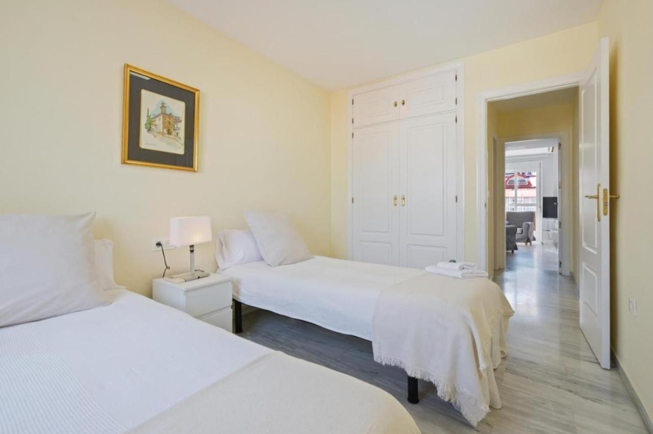 Apartamento En Calle Cuarteles De Dos Habitaciones Málaga Kültér fotó