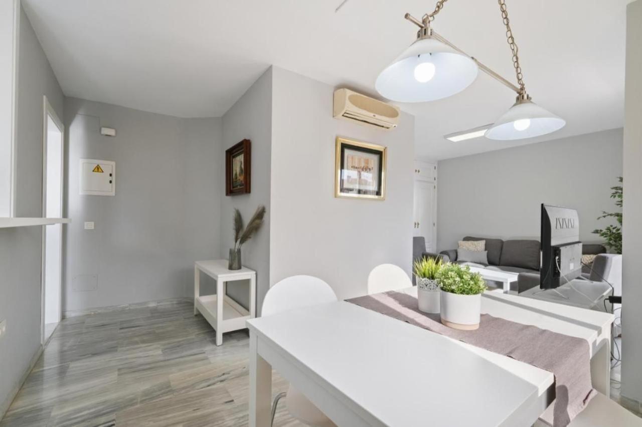 Apartamento En Calle Cuarteles De Dos Habitaciones Málaga Kültér fotó